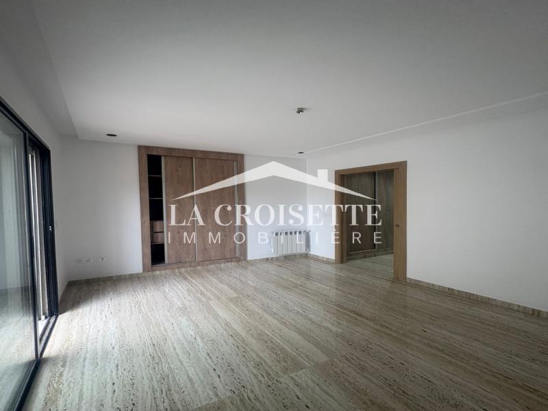 Appartement S+3  avec terrasse à La Soukra